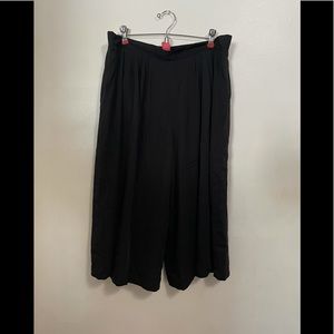 NWT Catherine Malandrino Gaucho Pants Size L | Flowy Wide Leg Cropped